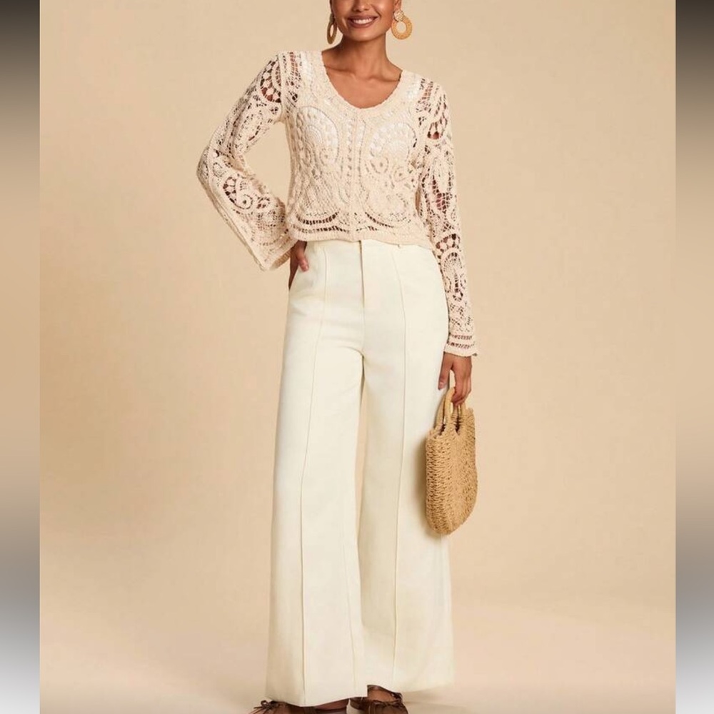 Elegant Cream Lace Top - Picture 3 of 7